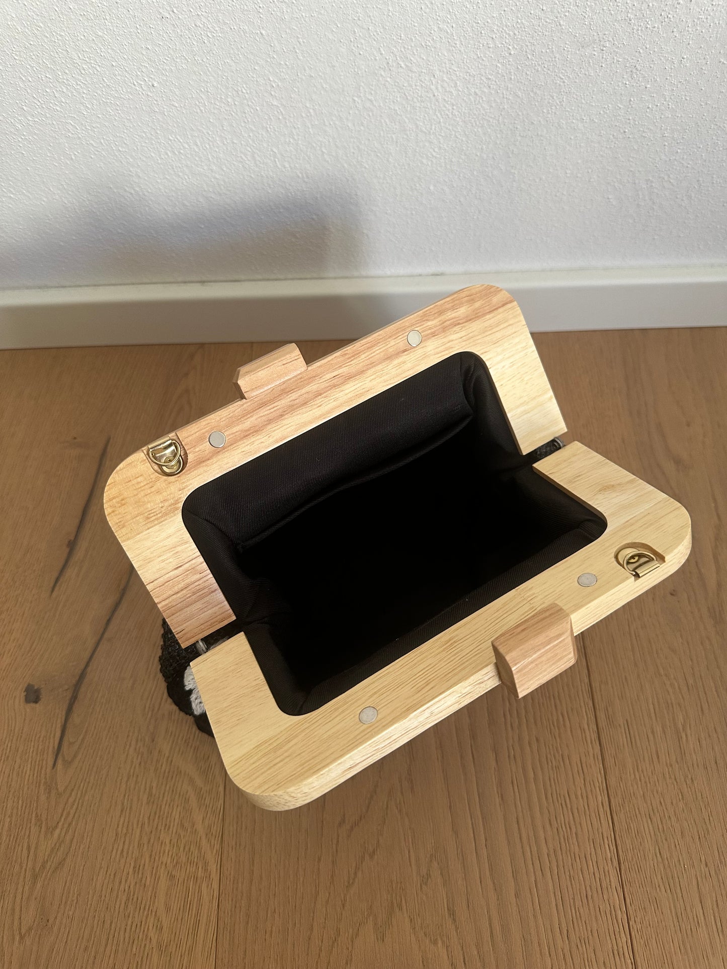HANA clutch - rafia e ricamo