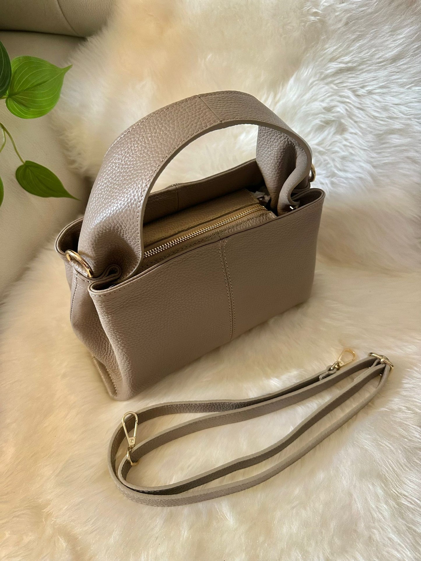 ZOE - Handbag with shoulder strap