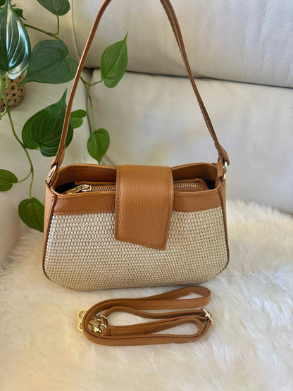 Shoulder bag with leather and raffia shoulder strap